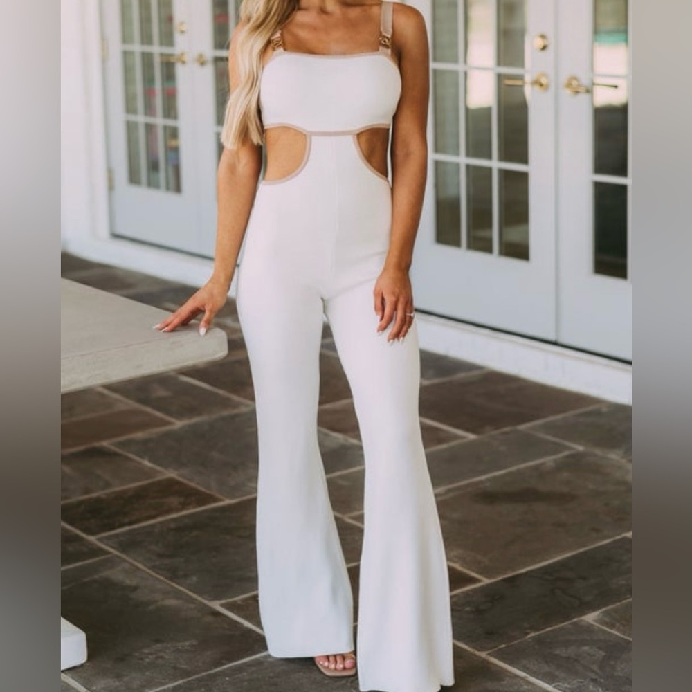 Hallie knit jumpsuit -white/taupe size small.
